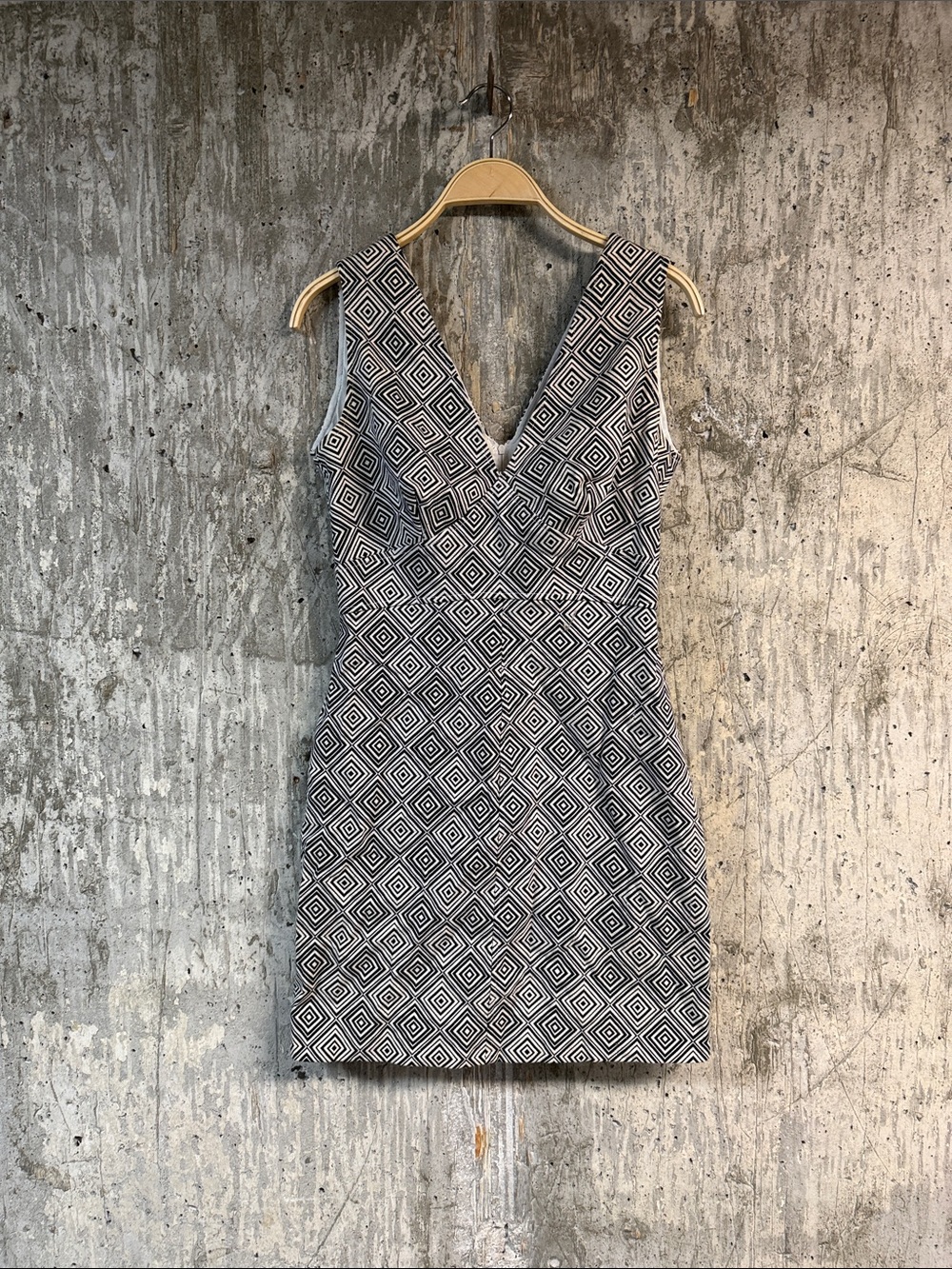 MOSHARY Women's Sleeveless V-Neck Sheath Dress Size 8